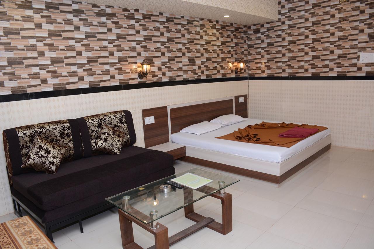 Hotel Kumar Plaza Matheran Extérieur photo