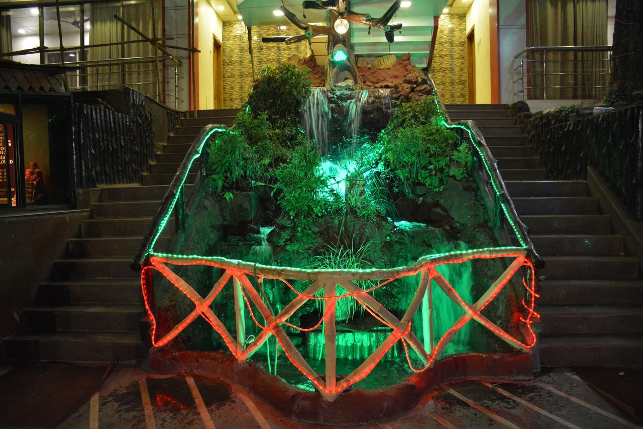 Hotel Kumar Plaza Matheran Extérieur photo